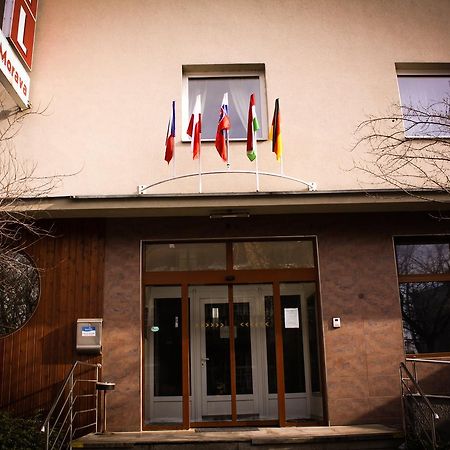 Hotel Morava Uherské Hradiště エクステリア 写真