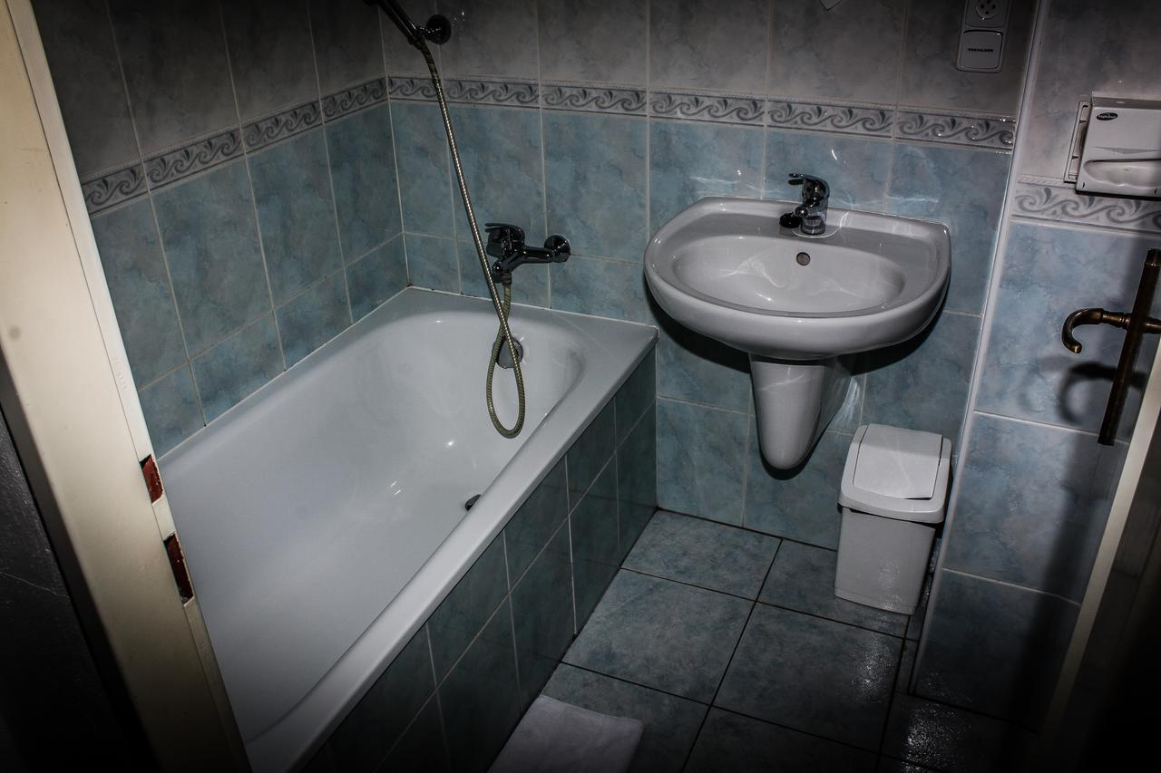Hotel Morava Uherské Hradiště エクステリア 写真