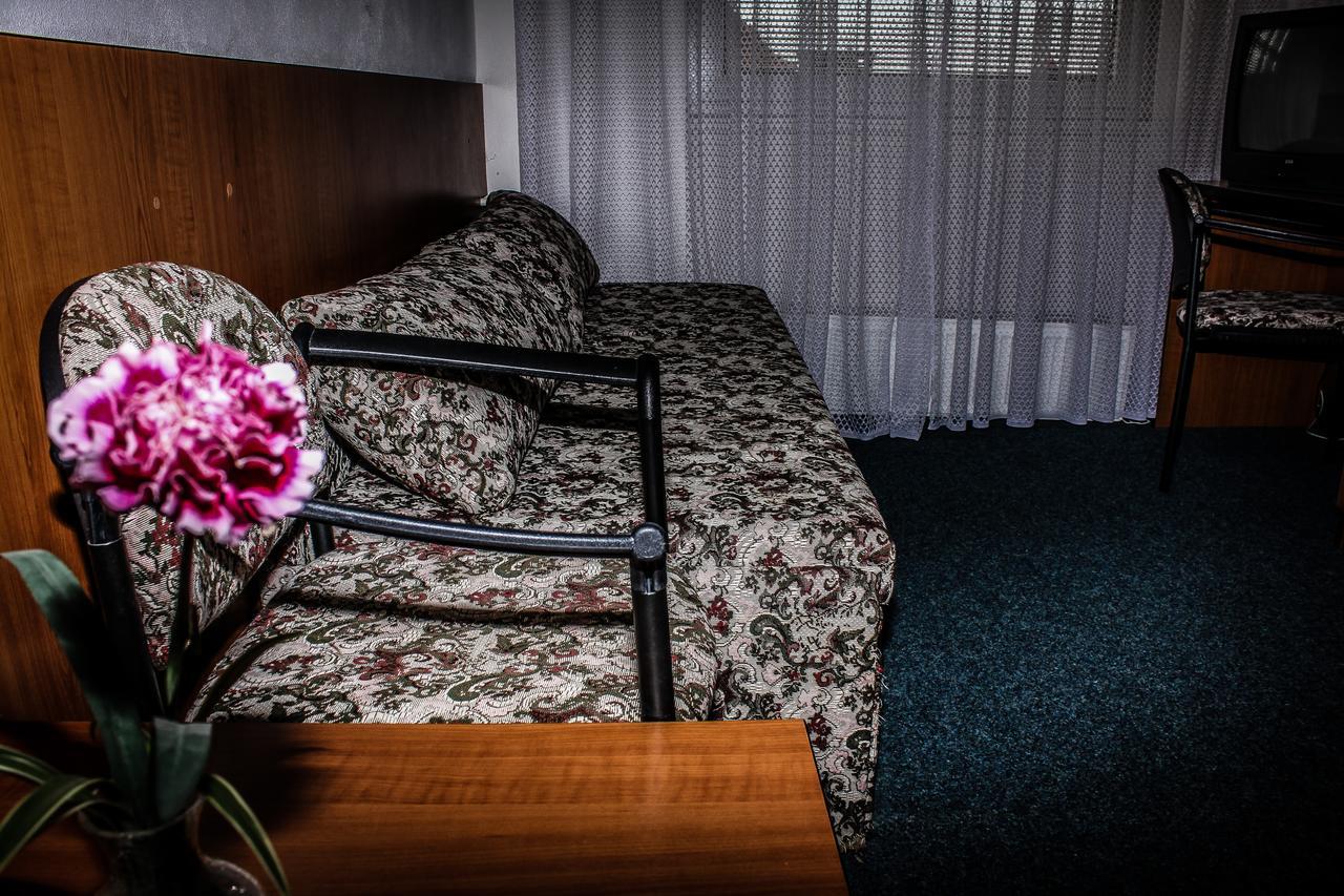 Hotel Morava Uherské Hradiště エクステリア 写真